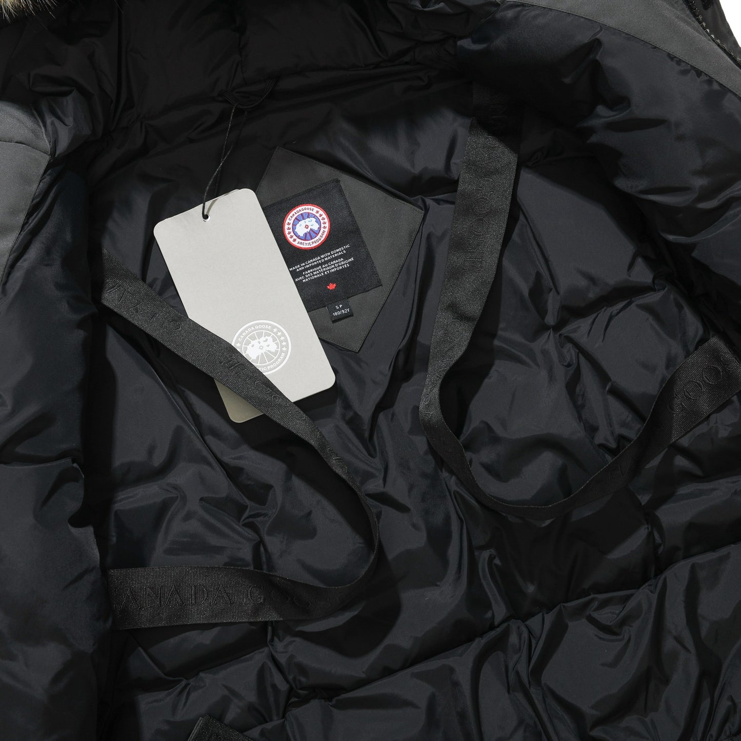 ** Canada Goose Expedition Parka Model 08 - Premium Insulation, Authentic Down

**