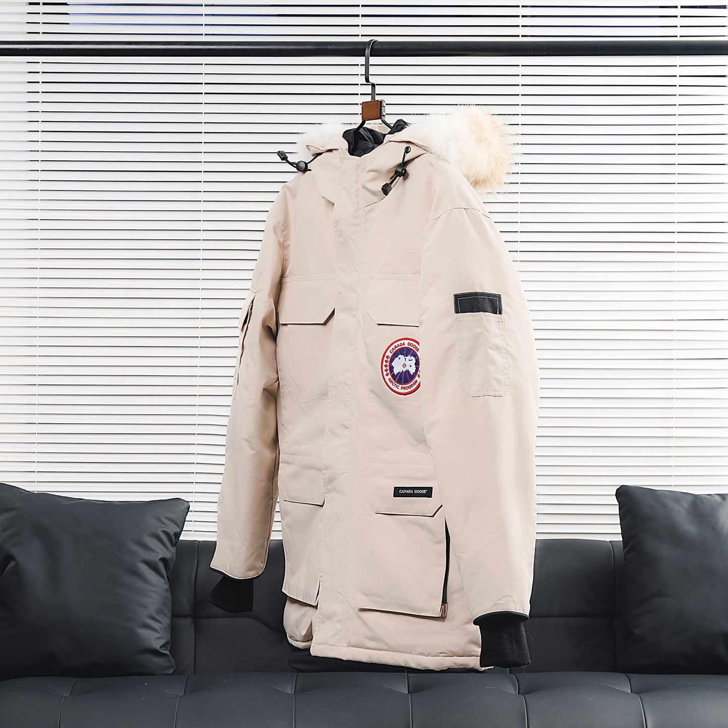 ** Canada Goose Expedition Parka 08 Model - Premium Outdoor Jacket

**