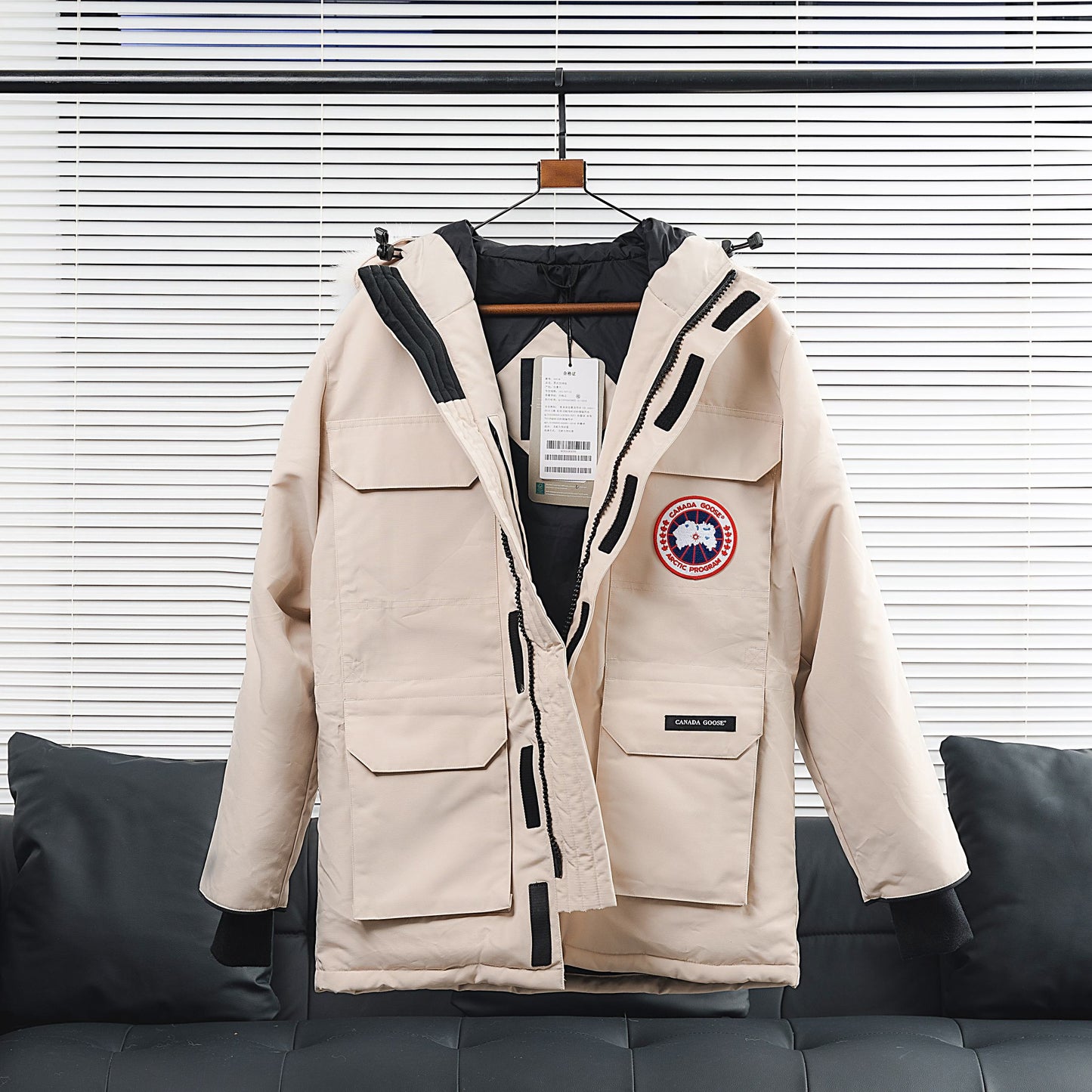 ** Canada Goose Expedition Parka 08 Model - Premium Outdoor Jacket

**