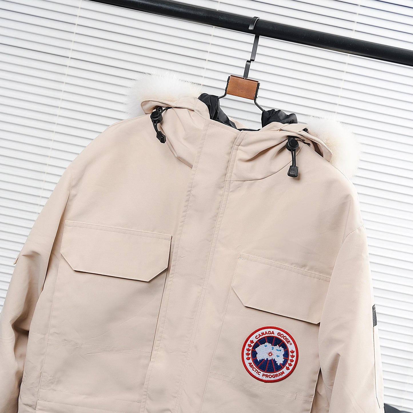 ** Canada Goose Expedition Parka 08 Model - Premium Outdoor Jacket

**